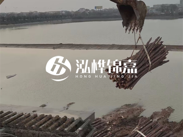 包工包料和清工施工哪種更劃算？1000根松木樁正常施工周期要多久？