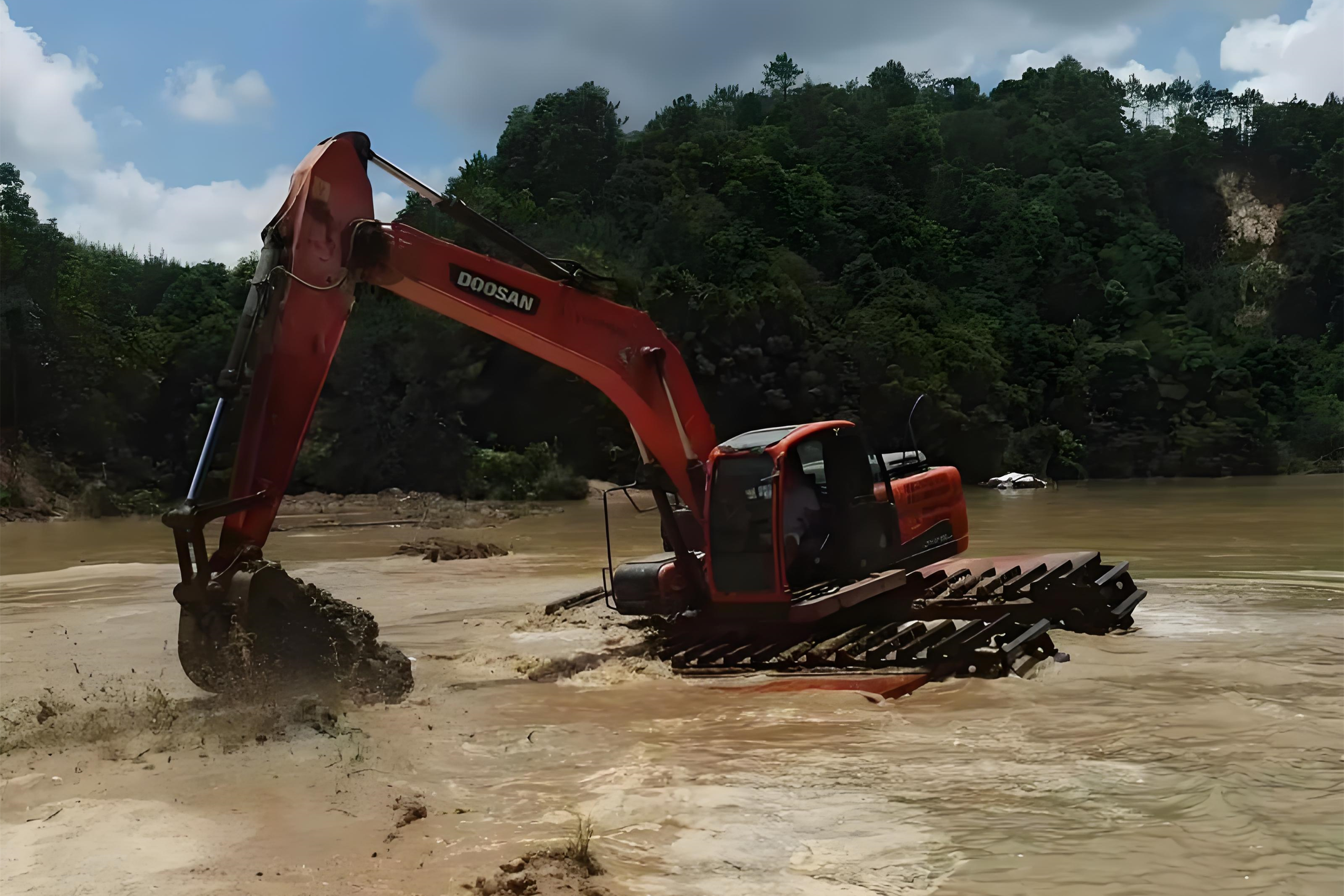 湖南長(cháng)沙挖機清淤施工隊-小河道清淤的費用大概是多少錢(qián)一米？