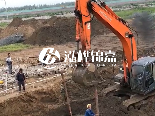 松木樁批發(fā)廠(chǎng)家泓樺錦嘉 - 生態(tài)河道木樁施工需要注意什么？