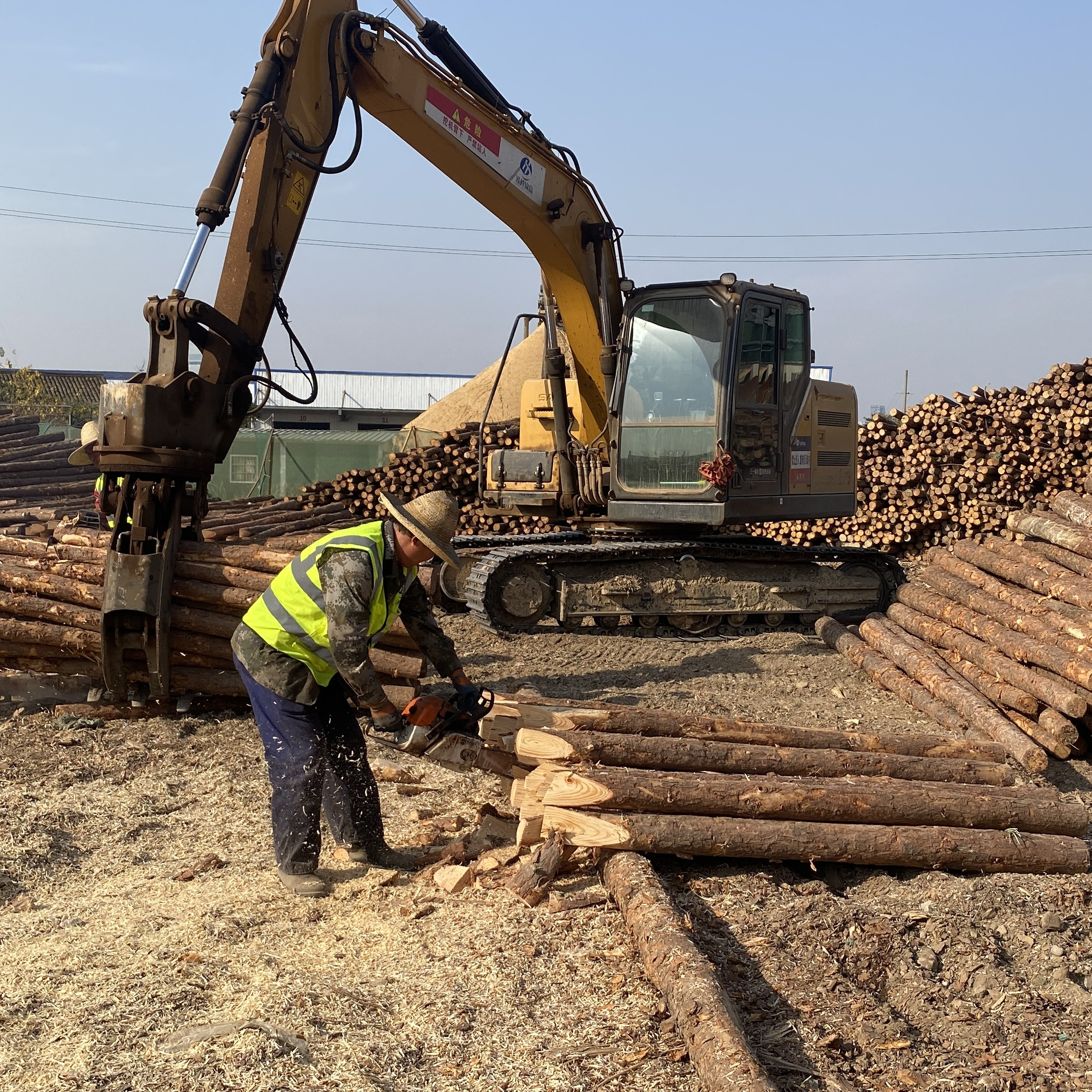 水泥仿木樁廠(chǎng)家泓樺錦嘉 - 水泥圓樁和水泥方樁的區別是什么？