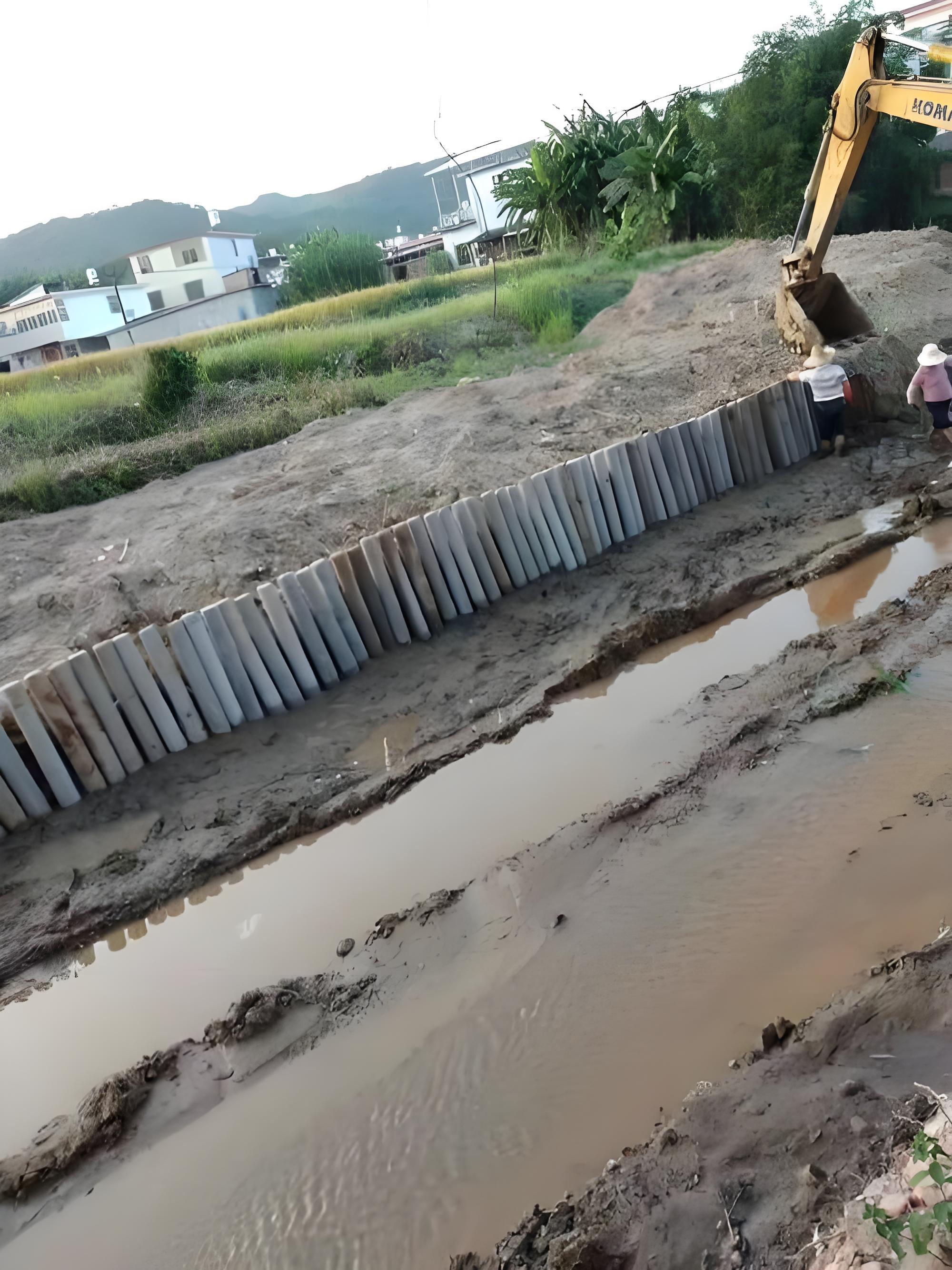 水泥仿木樁廠(chǎng)家泓樺錦嘉 - 4 米水泥圓樁多少錢(qián)一米？?