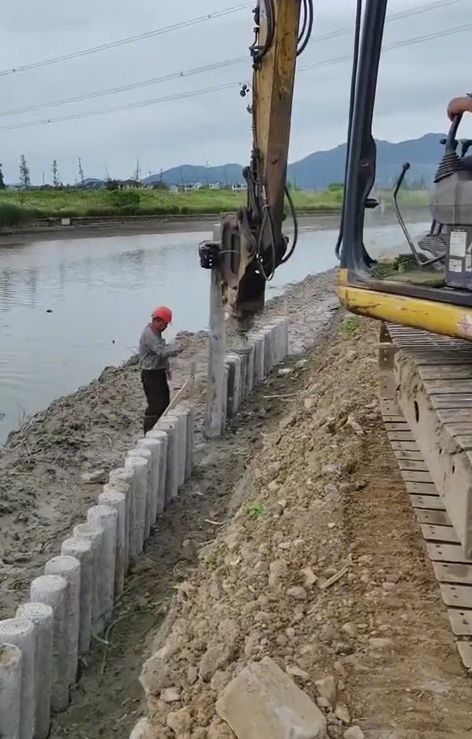 水泥仿木樁廠(chǎng)家泓樺錦嘉 - 打水泥樁多少錢(qián)一米？